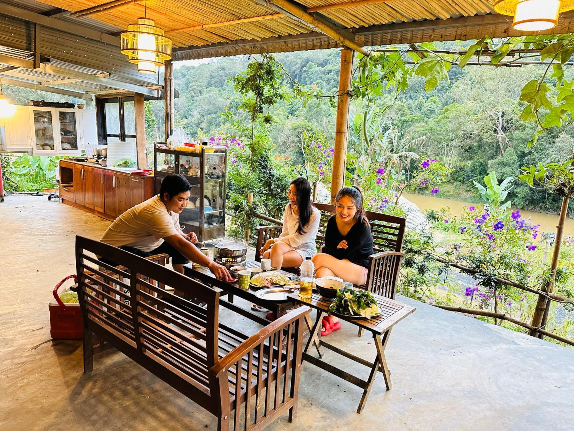 Hotel Coi Nguon Farm Glam Mang Den Kon Von Kla Exterior foto